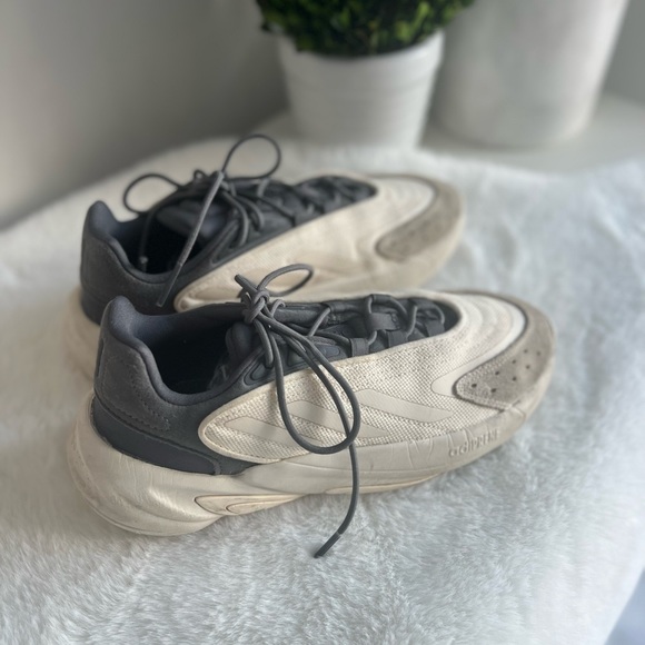 Kids Adidas Originals Ozelia Sneaker - Picture 10 of 16